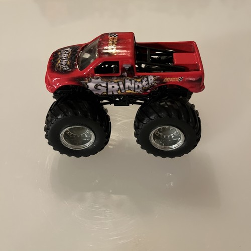 Hot wheels monster jam grinder - wheels,