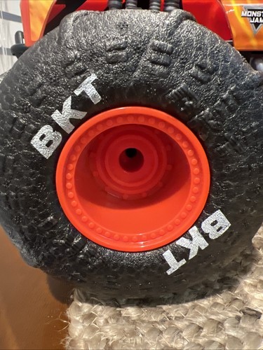 Mega monster jam truck - monster,