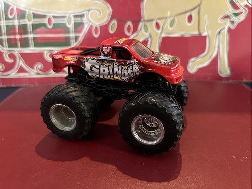 Hot wheels monster jam grinder - wheels,